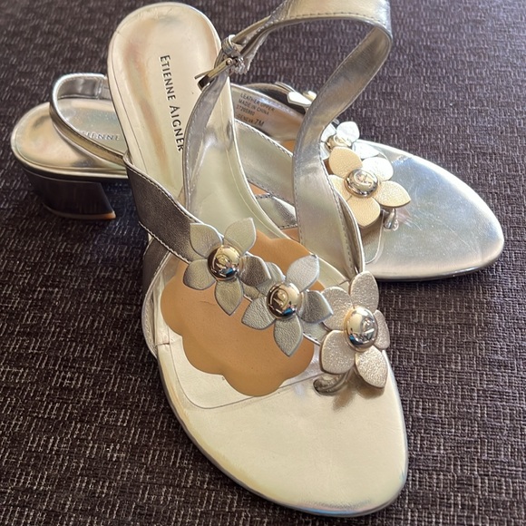 Etienne Aigner Gold Floral Sandals Size 7 - Picture 6 of 6